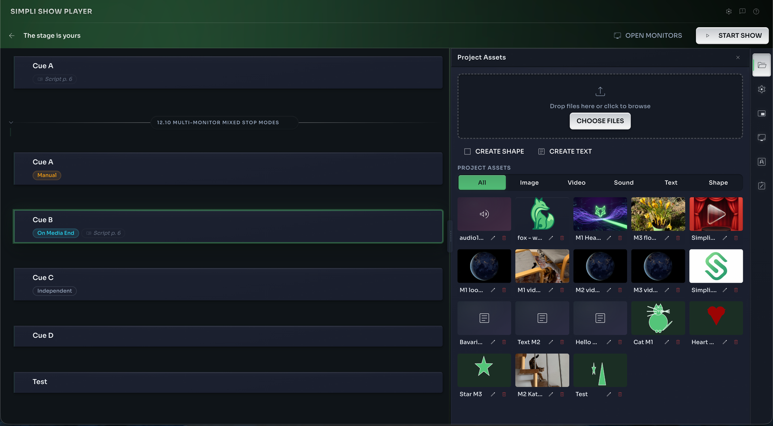 Die Cue-Liste neben dem Asset-Manager mit Bildern, Video, Ton, Text und Formen